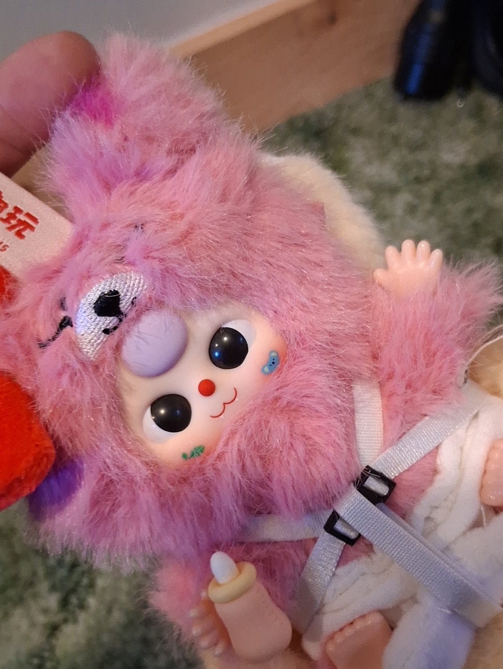 Baby Three Keychain - Picture 4 of 6